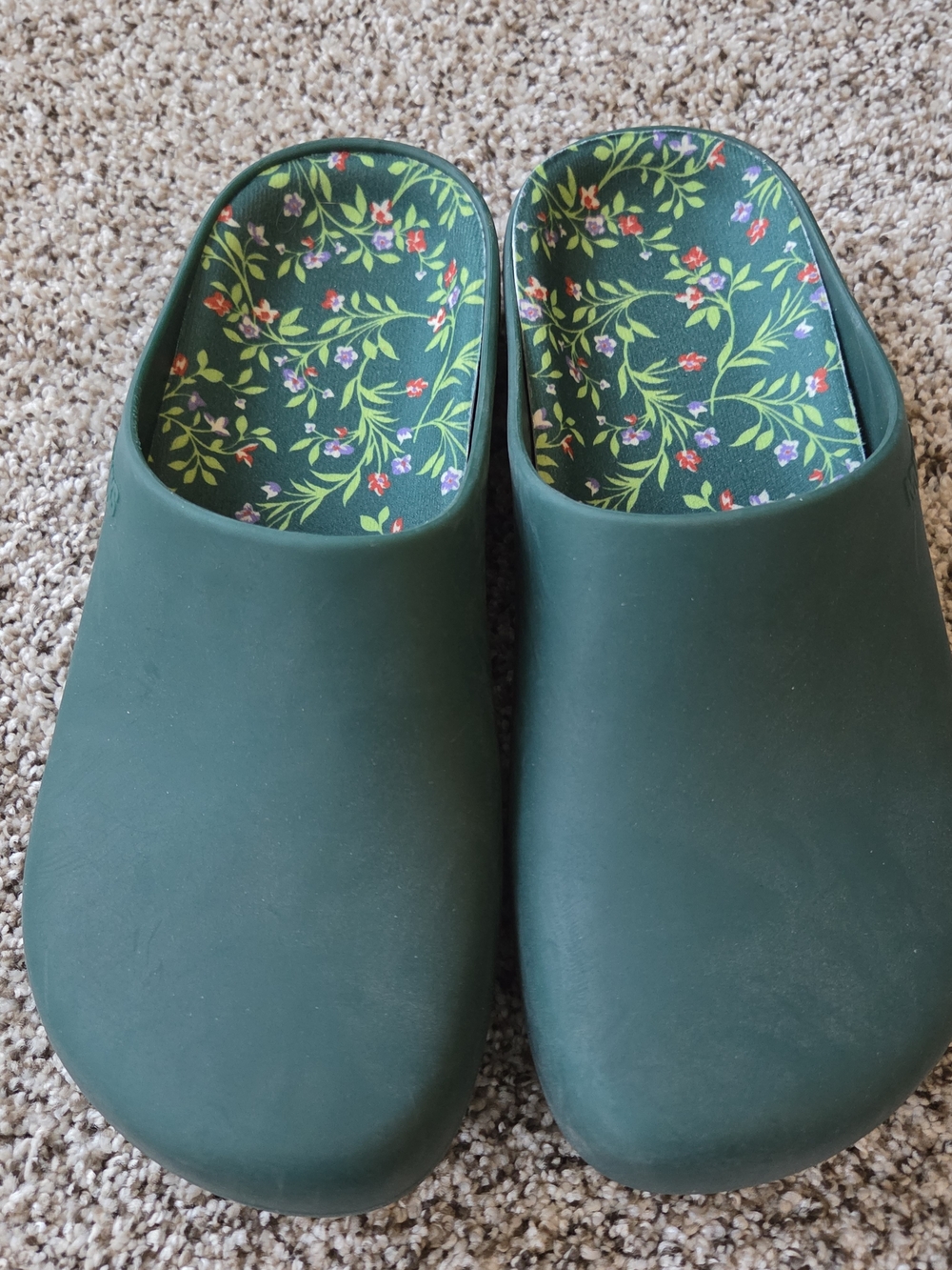 MUK LUKS Women’s Garden Clogs Mules Dark Green Floral Insoles Size Medium 7-8